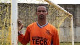 Bruno agora é goleiro do time do presídio. Foto: Bernardo Pombo e Luiz Cláudio Amaral.
